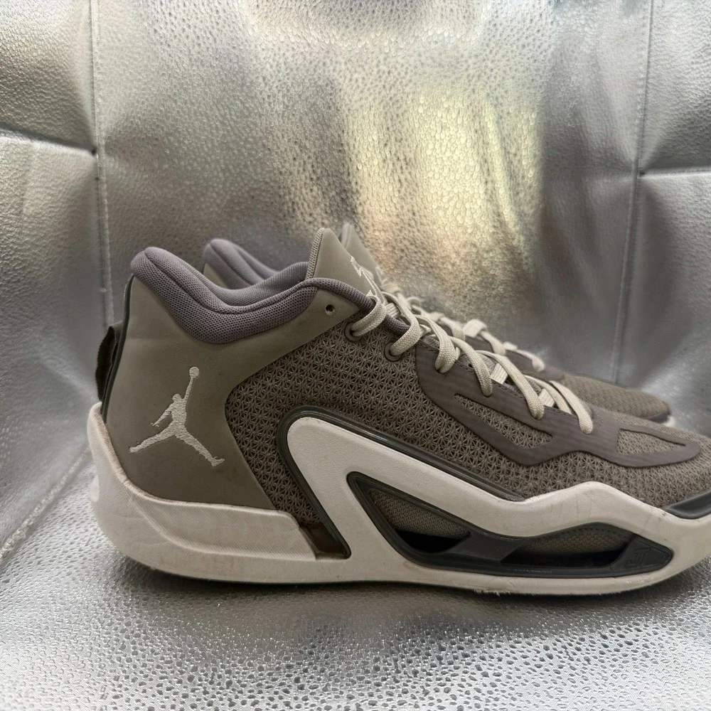 Jordan size 10